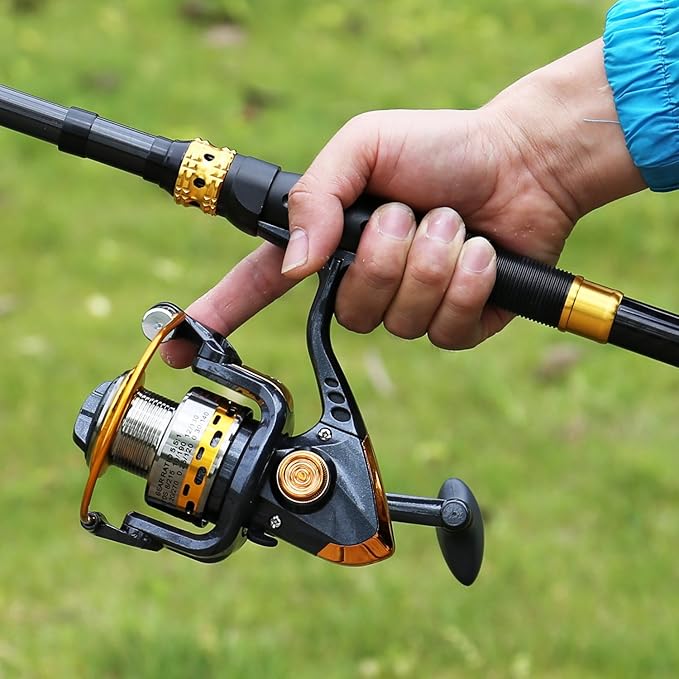 Sougayilang Fishing Rod Reel Combos Carbon Fiber Telescopic Fishing pole with Spinning Reel for Travel Saltwater Freshwater Fishing
